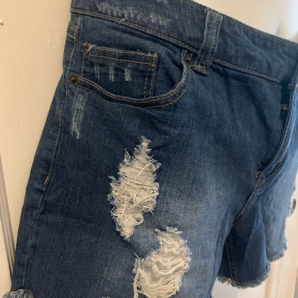 🟤 3/$25 Forever 21 Distressed Shorts Sz 14 - Picture 2 of 5
